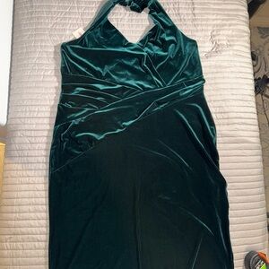 NWT Jaded Rose women’s Elegant Green Velvet Halter Dress plus size 26